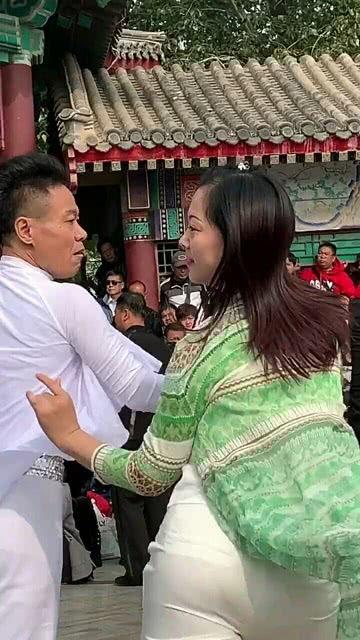 广场舞吃瓜,揭秘舞蹈背后的故事